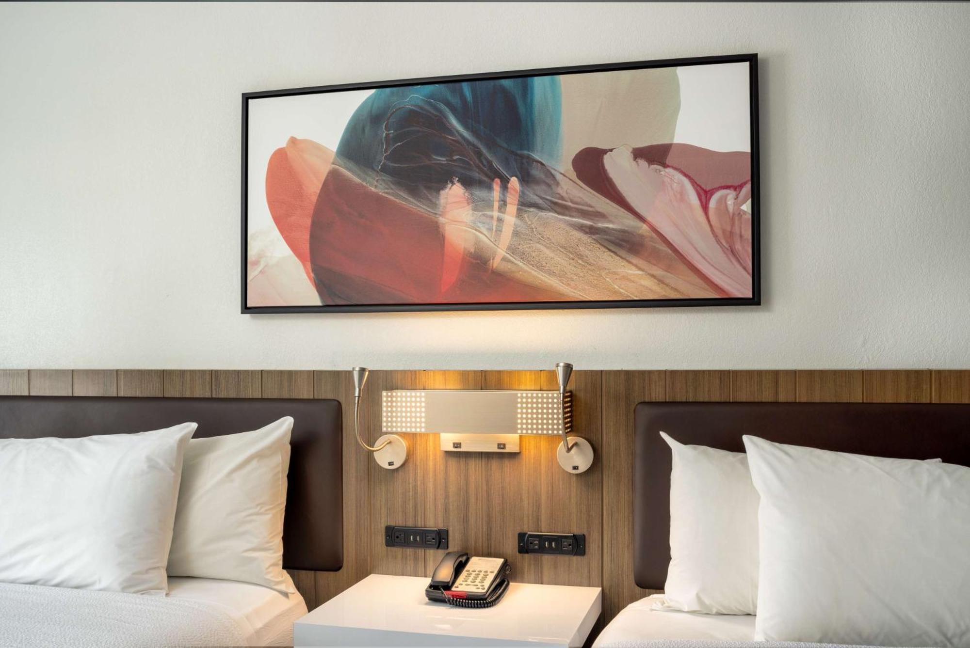 Hilton Garden Inn Oakbrook Terrace Bagian luar foto