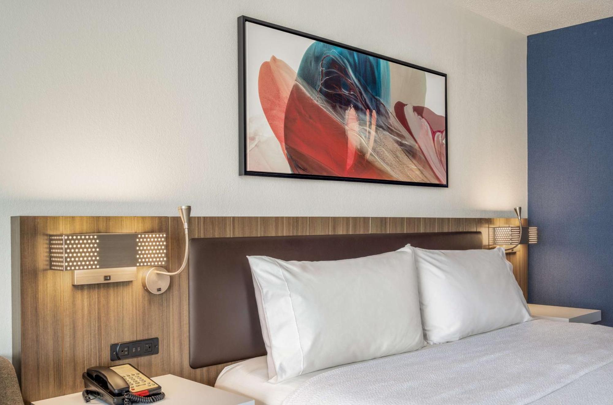 Hilton Garden Inn Oakbrook Terrace Bagian luar foto