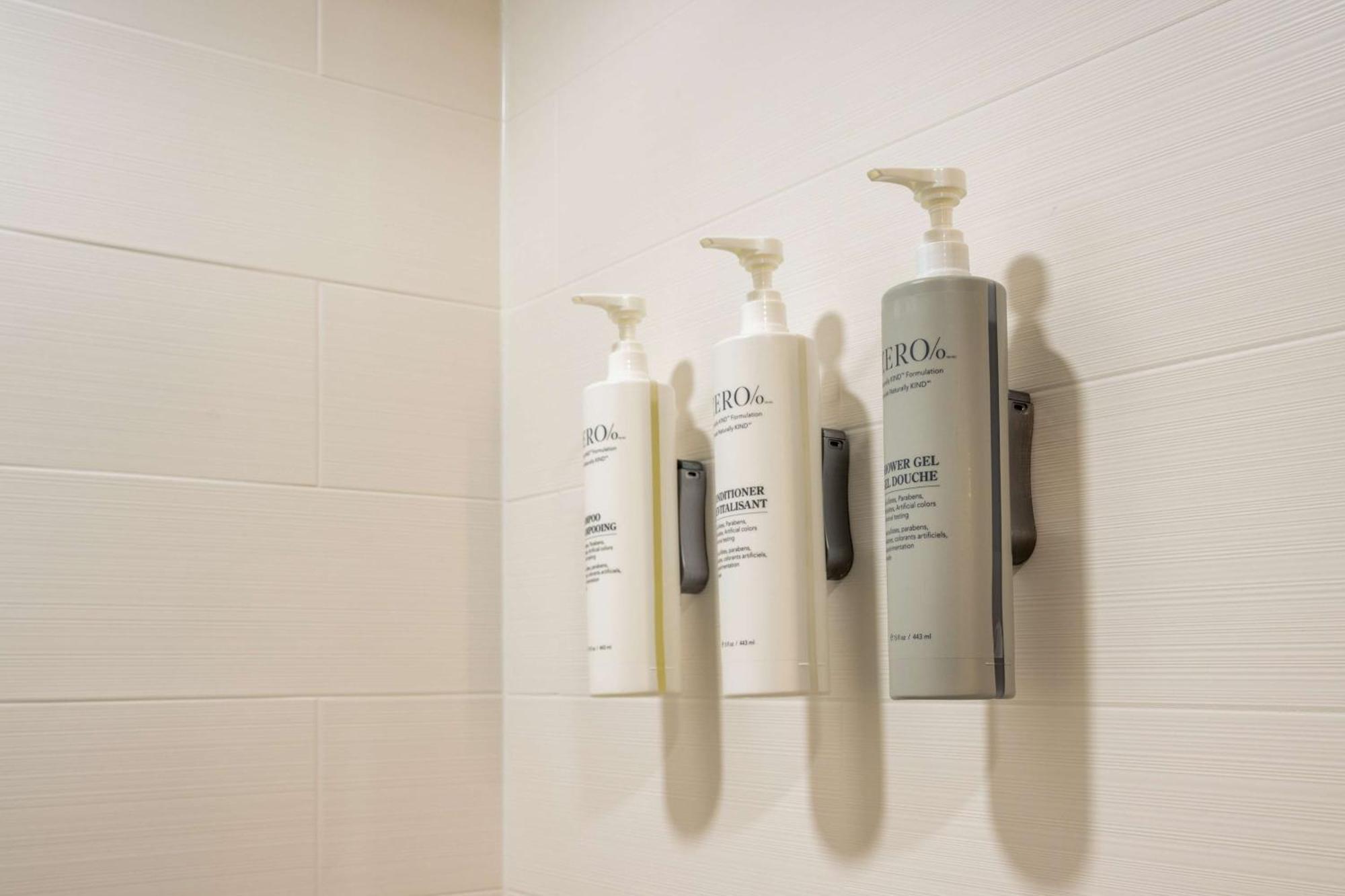 Hilton Garden Inn Oakbrook Terrace Bagian luar foto